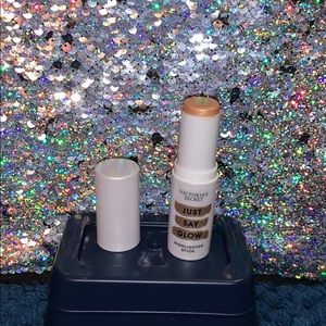 Victoria’s Secret :Just Say Glow Highlighter Stick